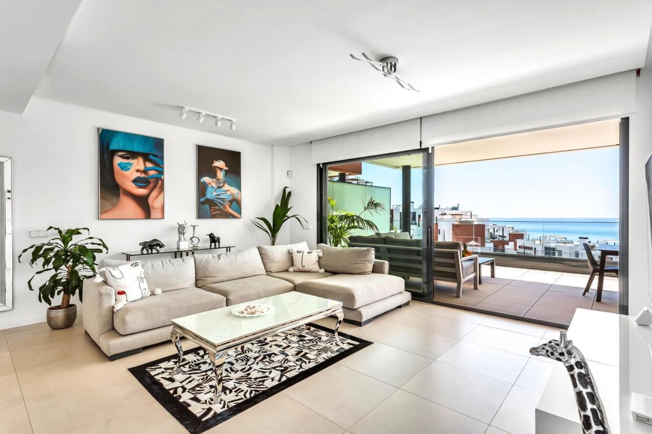 Blue Lady By The Sea Apartment Fuengirola Bagian luar foto